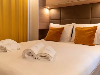 478